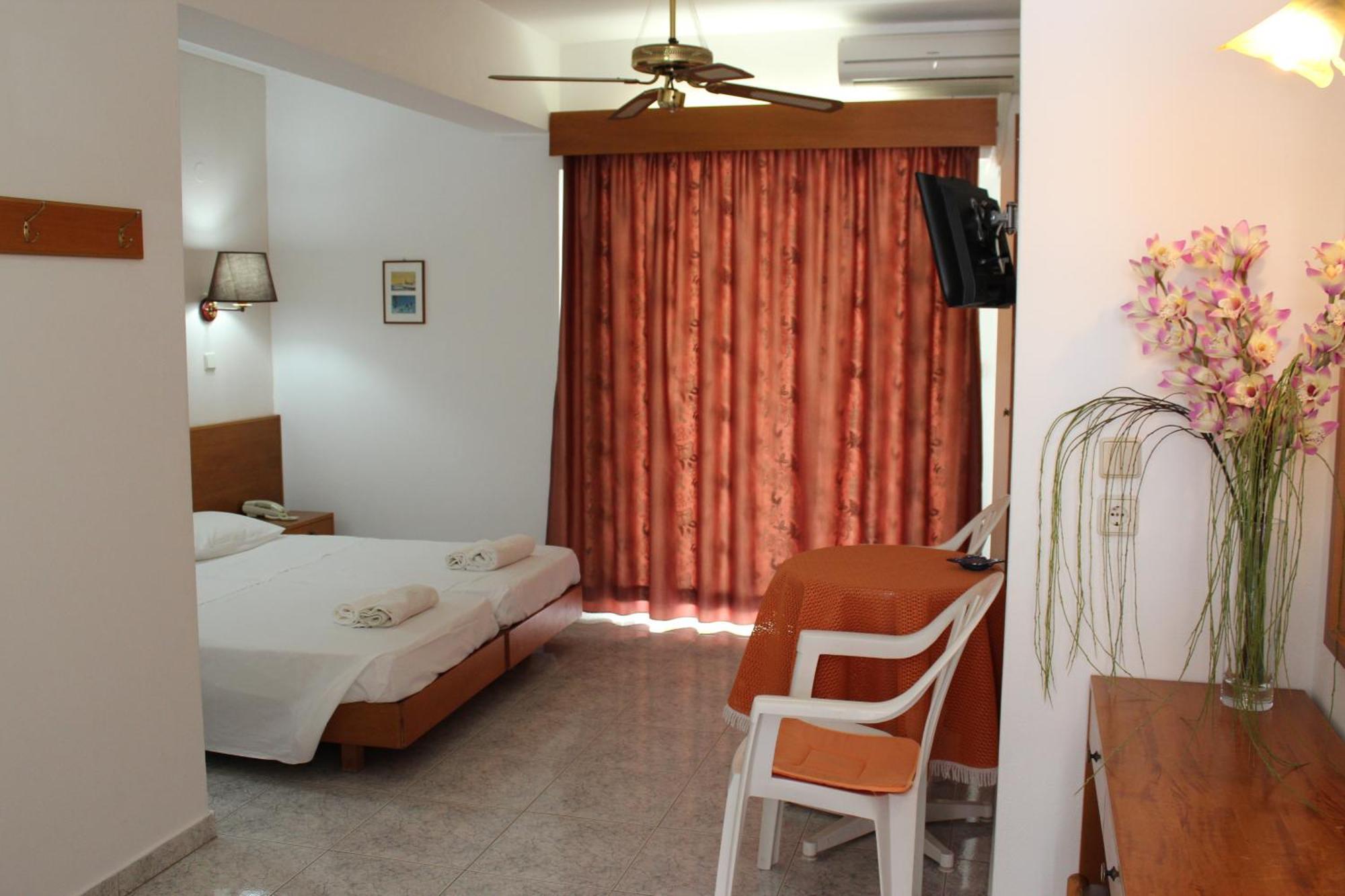 פליראקי Elarin Studios & Apartments מראה חיצוני תמונה