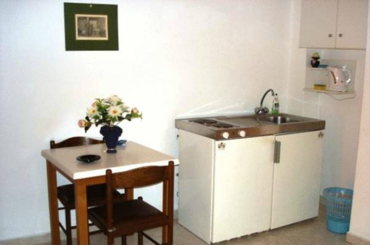 פליראקי Elarin Studios & Apartments מראה חיצוני תמונה