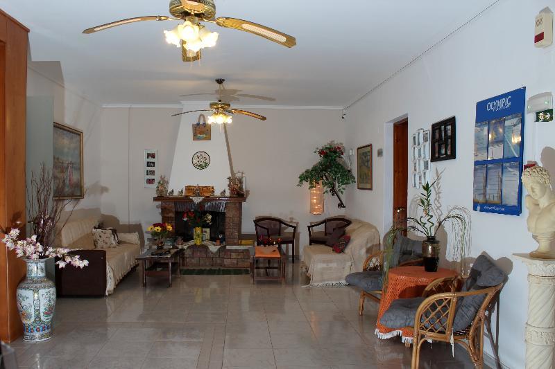 פליראקי Elarin Studios & Apartments מראה חיצוני תמונה